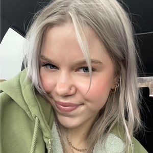 Meet your Posher, Maddie